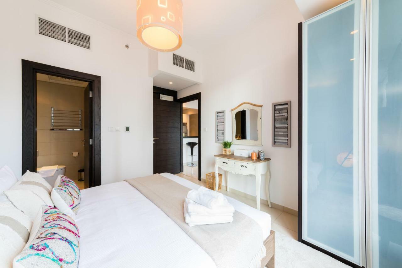 Maison Privee - Big, Bright, Luxury Marina Views Apt Next To Beach Дубай Екстер'єр фото